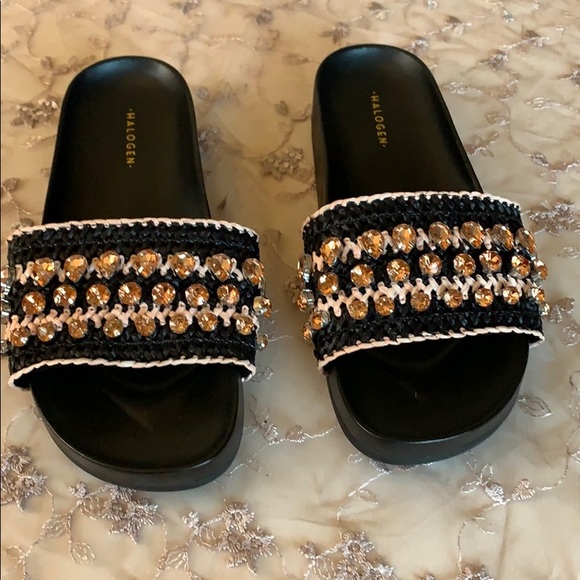 Halogen Shoes - NWOT Halogen Paulina Slide Sandal